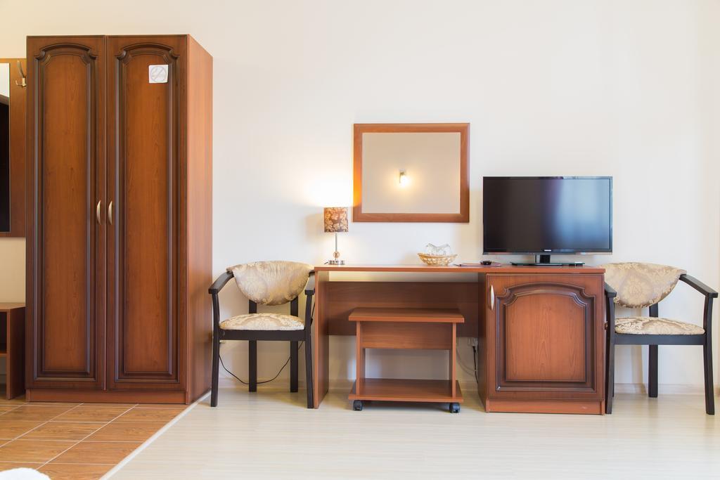 מלון קרסנאיה פוליאנה Greek House מראה חיצוני תמונה